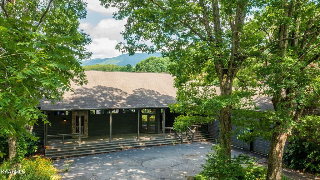 Photo of 210 Hot water Rd, Tellico Plains, TN 37385 (MLS # 1234782)