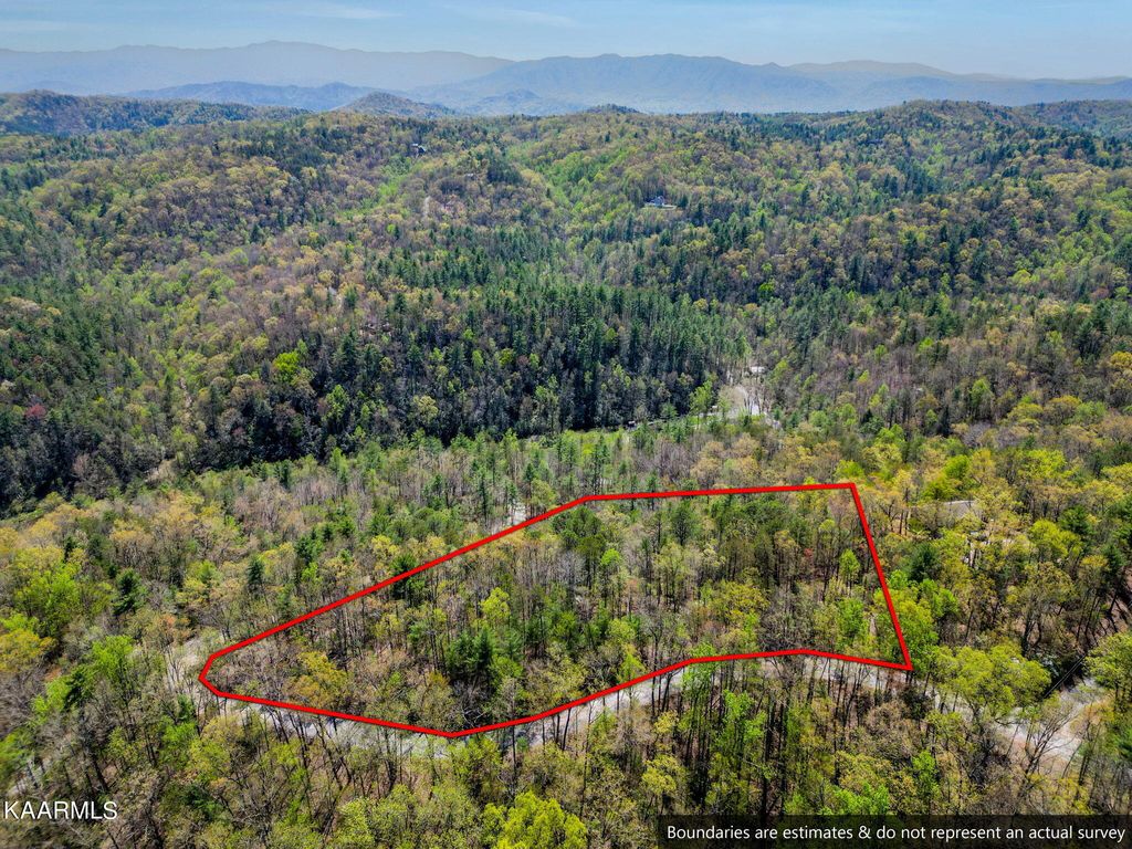 Photo of 33 Oakwood Rd, Walland, TN 37886 (MLS # 1224750)