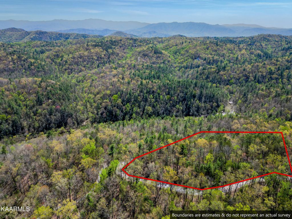 Photo of 33 Oakwood Rd, Walland, TN 37886 (MLS # 1224750)