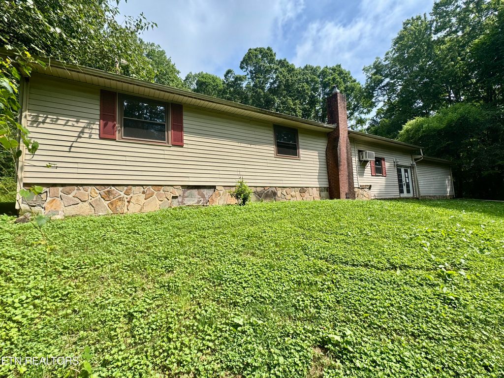 Photo of 345 Black Hollow Rd, Rockwood, TN 37854 (MLS # 1307554)
