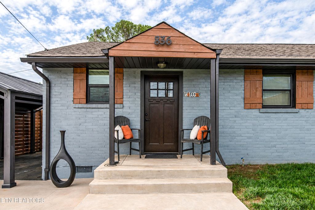 Photo of 836 Tipton Ave, Knoxville, TN 37920 (MLS # 1339186)