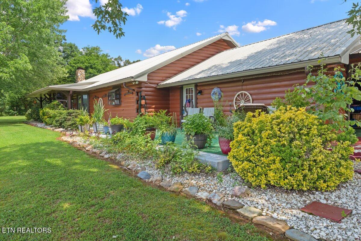 910 Reagan Valley Rd