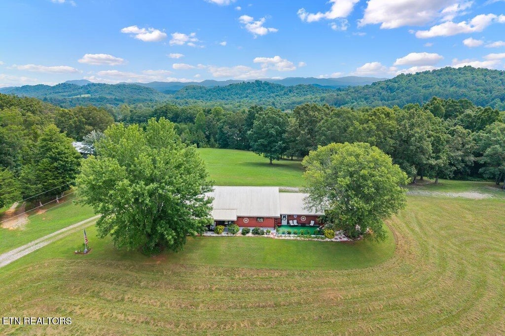 Photo of 910 Reagan Valley Rd, Tellico Plains, TN 37385 (MLS # 1347040)