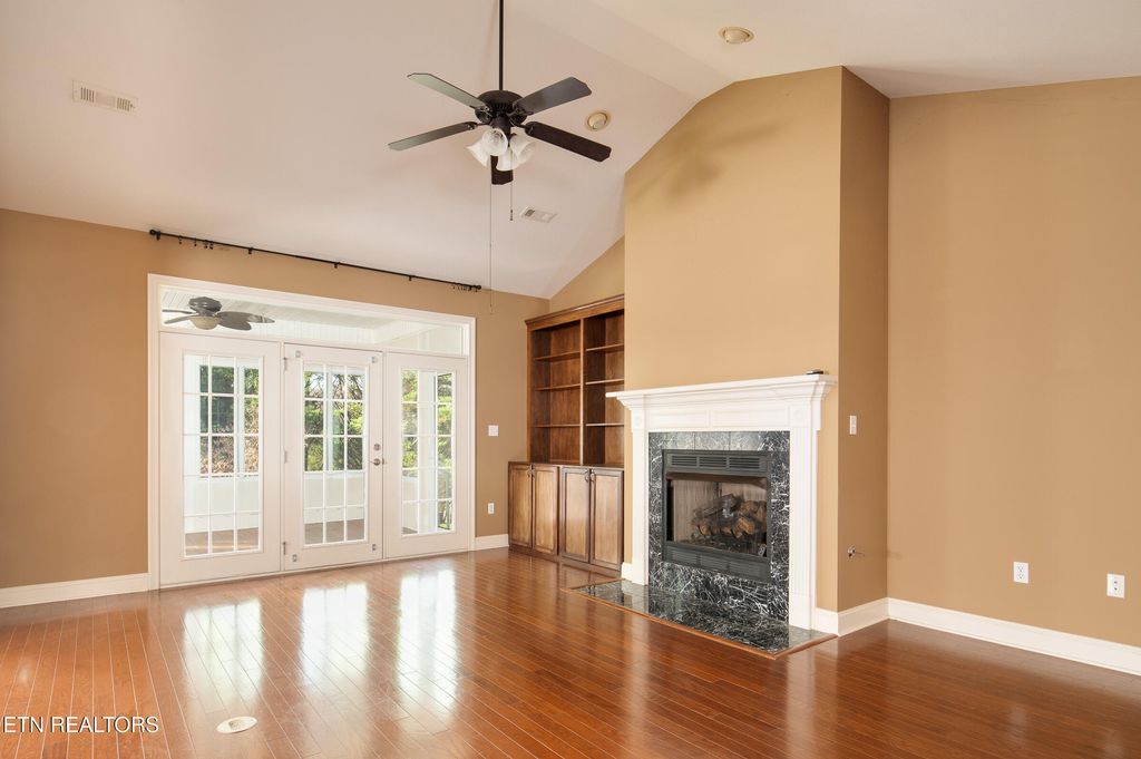 Photo of 121 Meridian Way, Clinton, TN 37716 (MLS # 1322949)