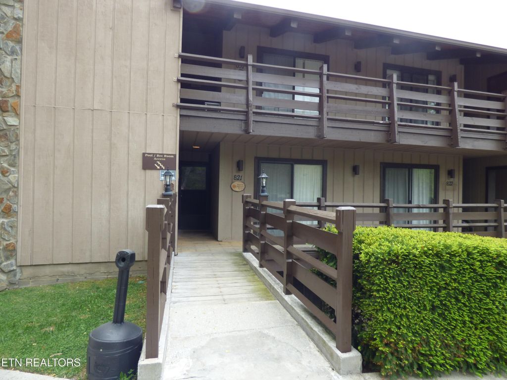 Photo of 1081 Cove Rd #APT 821, Sevierville, TN 37876 (MLS # 1337080)
