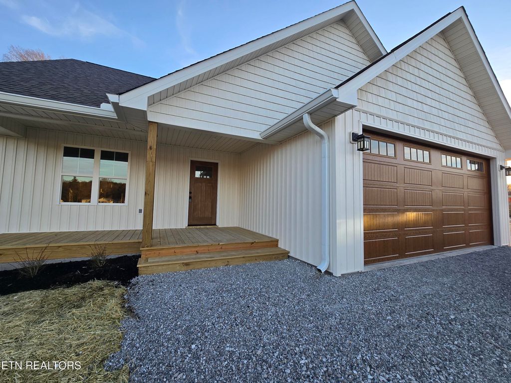 Photo of 214 Hemlock Springs Drive, Helenwood, TN 37755 (MLS # 1324697)