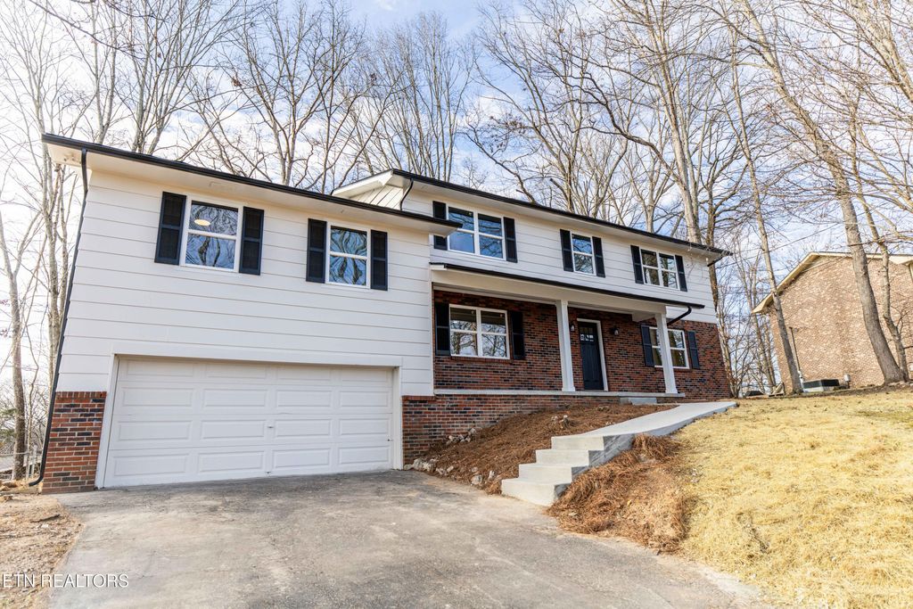 Photo of 1909 Matthew Lane, Knoxville, TN 37923 (MLS # 1328119)