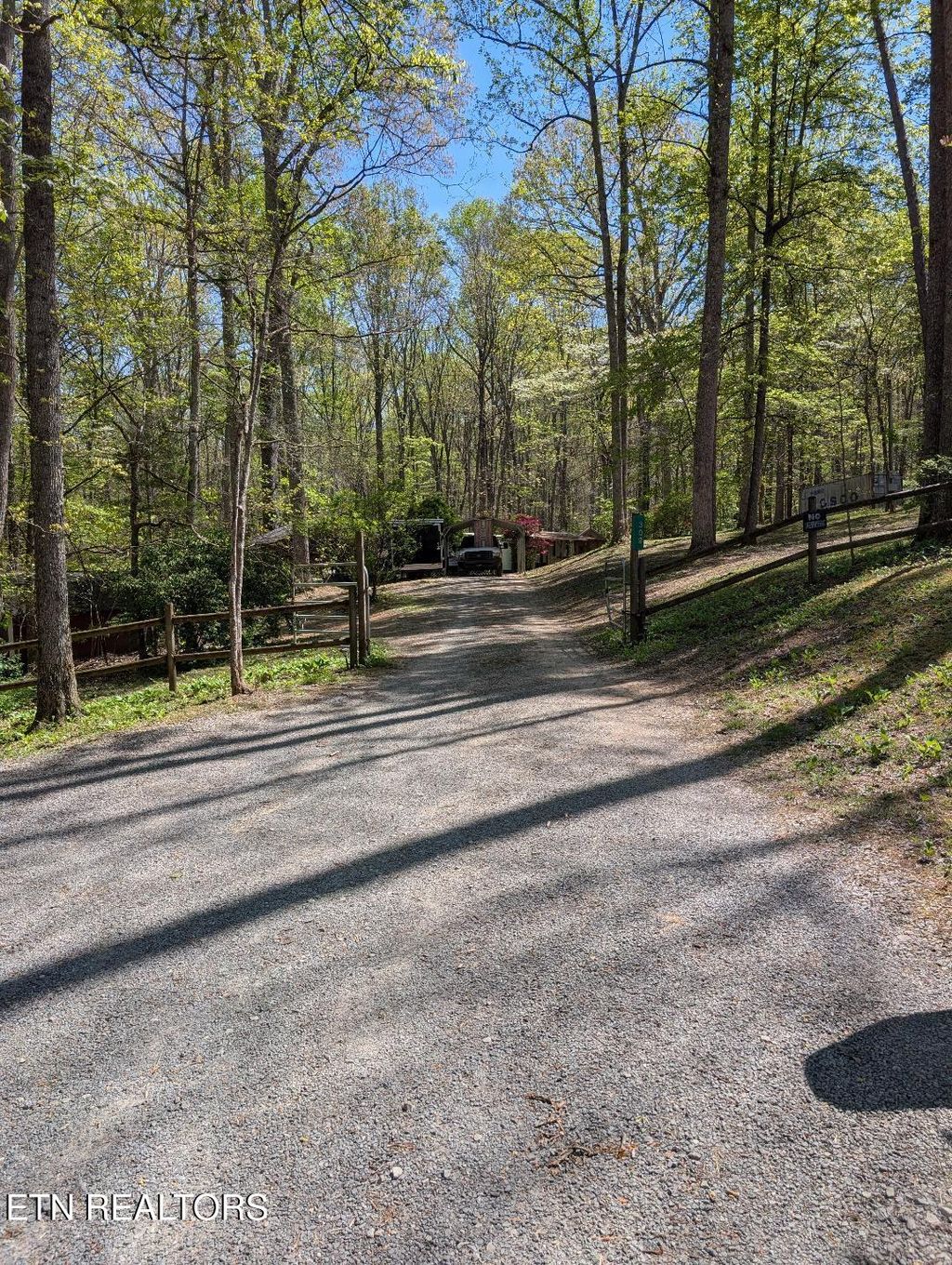 Photo of 309 Old Jacksboro Pike, Heiskell, TN 37754 (MLS # 1336484)
