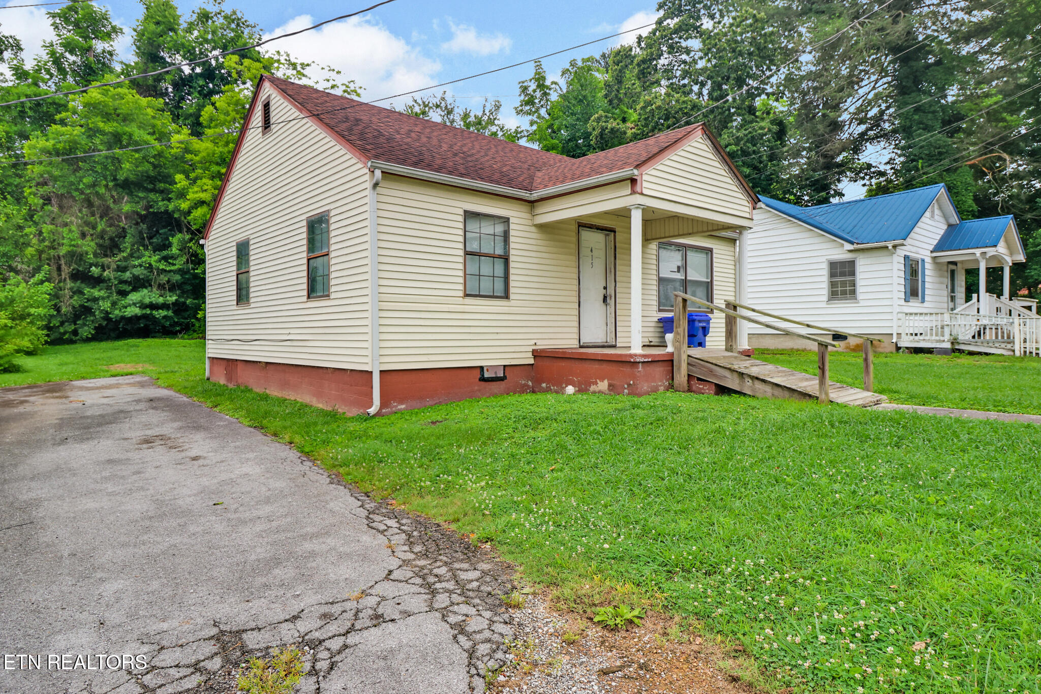 415 W Wheeler St