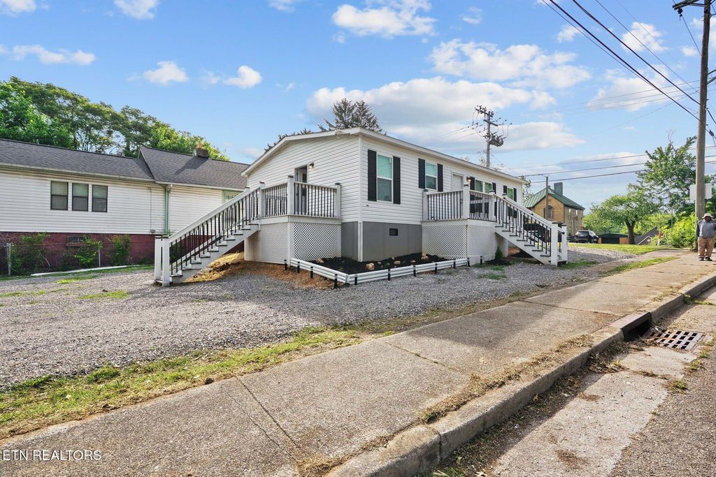 Photo of 2101 McCalla Ave, Knoxville, TN 37915 (MLS # 1340028)