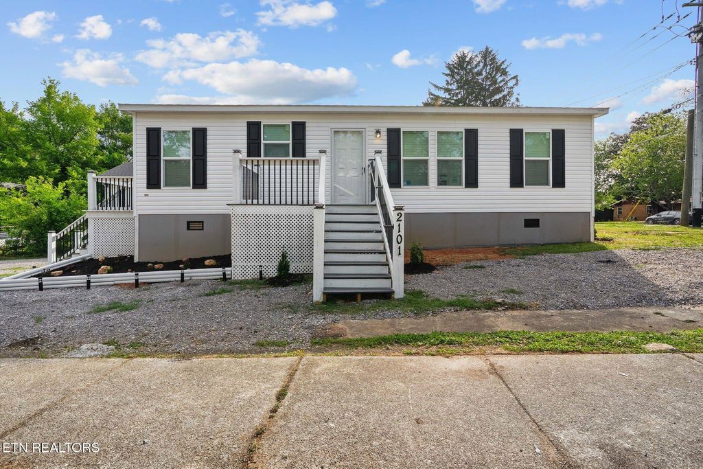 Photo of 2101 McCalla Ave, Knoxville, TN 37915 (MLS # 1340028)