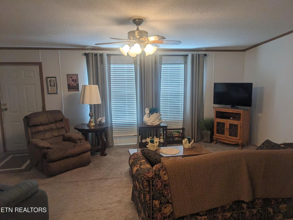 Photo of 805 N Front St, Rockwood, TN 37854 (MLS # 1288417)