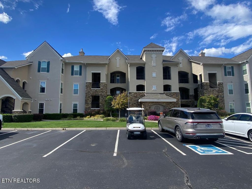 Photo of 545 Rarity Bay Pkwy #APT 104, Vonore, TN 37885 (MLS # 1322184)