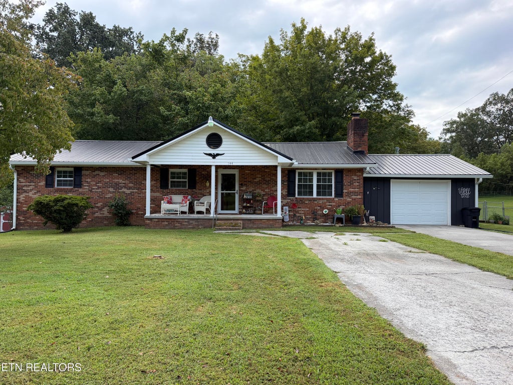 Photo of 744 Cross Valley Rd, LaFollette, TN 37766 (MLS # 1355277)