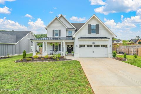 Photo of 137 Forest Creek Pkwy, Oak Ridge, TN 37830 (MLS # 1311209)