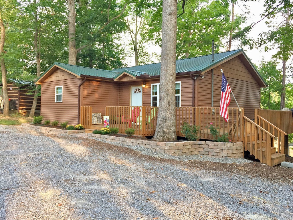Photo of 1633 Tucson Tr, Dandridge, TN 37725 (MLS # 1344479)