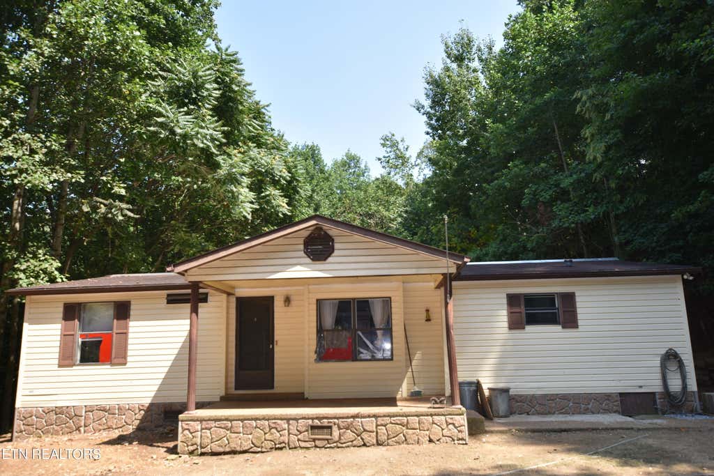 Photo of 213 Mountain Side Lane, Rocky Top, TN 37769 (MLS # 1349810)