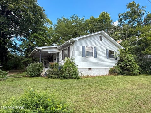 Tiny photo for 102 W Farragut Rd, Oak Ridge, TN 37830 (MLS # 1352995)