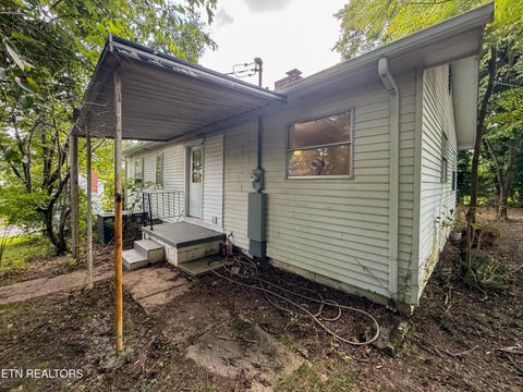 Tiny photo for 102 W Farragut Rd, Oak Ridge, TN 37830 (MLS # 1352995)