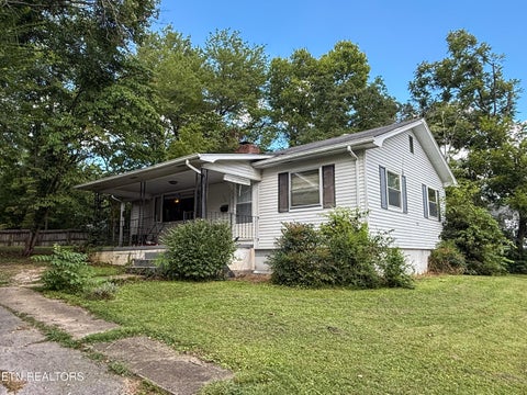 Tiny photo for 102 W Farragut Rd, Oak Ridge, TN 37830 (MLS # 1352995)