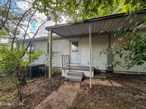 Tiny photo for 102 W Farragut Rd, Oak Ridge, TN 37830 (MLS # 1352995)