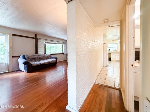 Tiny photo for 102 W Farragut Rd, Oak Ridge, TN 37830 (MLS # 1352995)