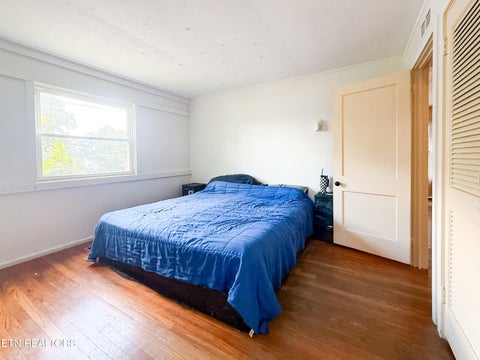Tiny photo for 102 W Farragut Rd, Oak Ridge, TN 37830 (MLS # 1352995)