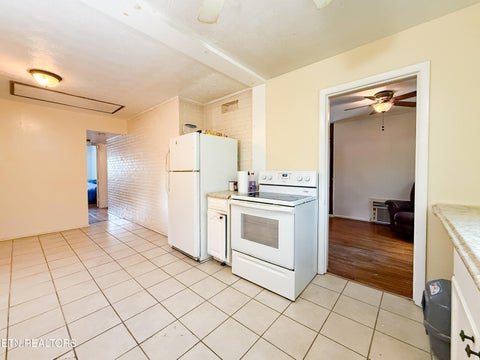 Tiny photo for 102 W Farragut Rd, Oak Ridge, TN 37830 (MLS # 1352995)