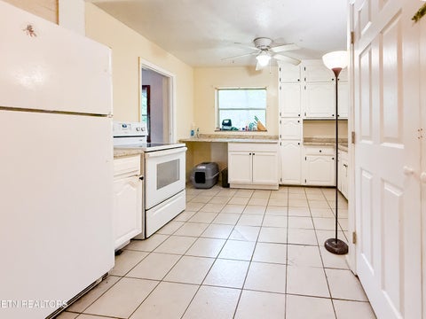 Tiny photo for 102 W Farragut Rd, Oak Ridge, TN 37830 (MLS # 1352995)