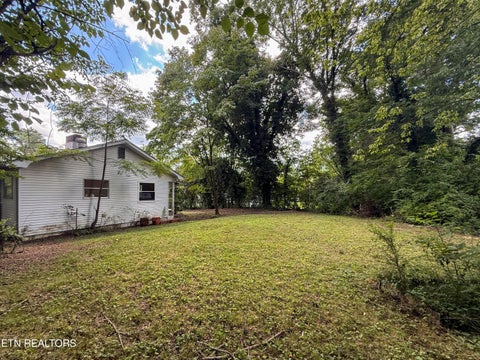 Tiny photo for 102 W Farragut Rd, Oak Ridge, TN 37830 (MLS # 1352995)
