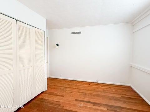 Tiny photo for 102 W Farragut Rd, Oak Ridge, TN 37830 (MLS # 1352995)