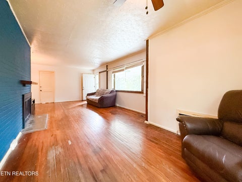Tiny photo for 102 W Farragut Rd, Oak Ridge, TN 37830 (MLS # 1352995)
