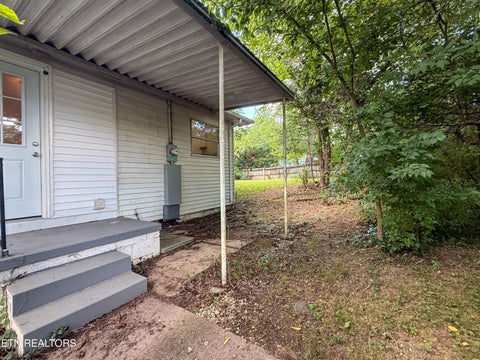 Tiny photo for 102 W Farragut Rd, Oak Ridge, TN 37830 (MLS # 1352995)