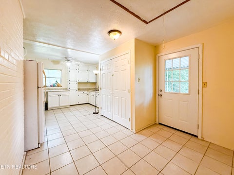 Tiny photo for 102 W Farragut Rd, Oak Ridge, TN 37830 (MLS # 1352995)
