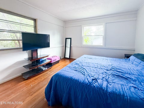 Tiny photo for 102 W Farragut Rd, Oak Ridge, TN 37830 (MLS # 1352995)