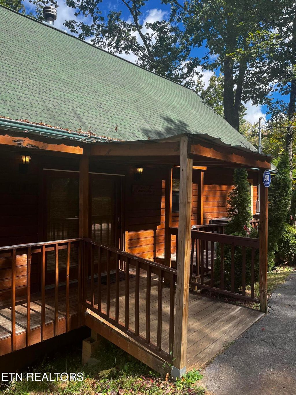 Photo of 1724 N Dogwood Lane, Sevierville, TN 37876 (MLS # 1319305)