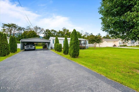 Tiny photo for 171 E Memorial Drive, Jacksboro, TN 37757 (MLS # 1356206)