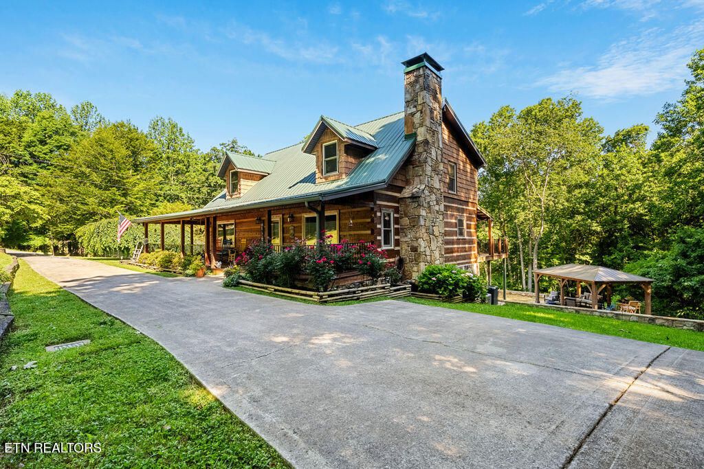 Photo of 257 Copenhaver Rd, Lenoir City, TN 37771 (MLS # 1302330)