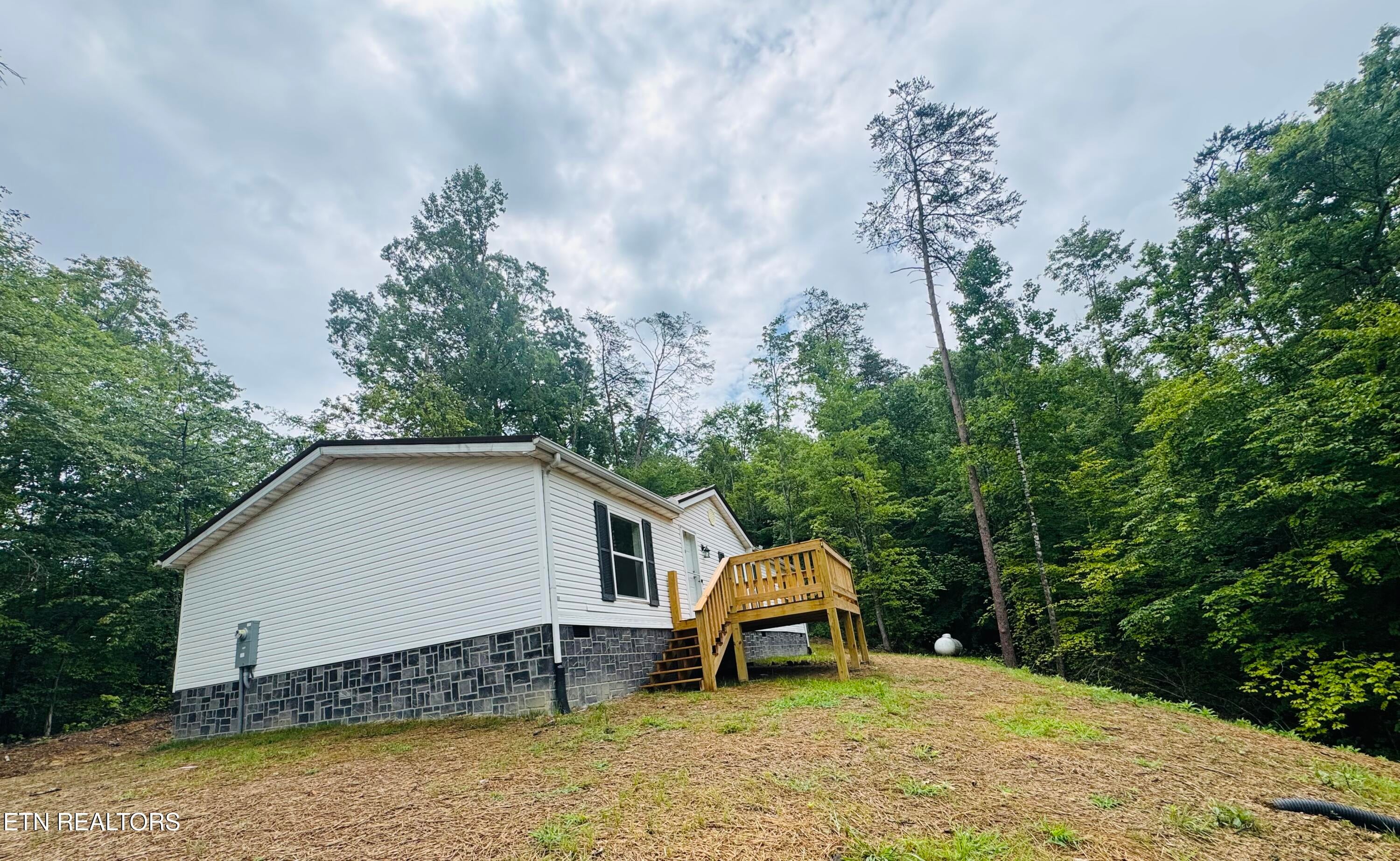 2808 Hwy 61 W