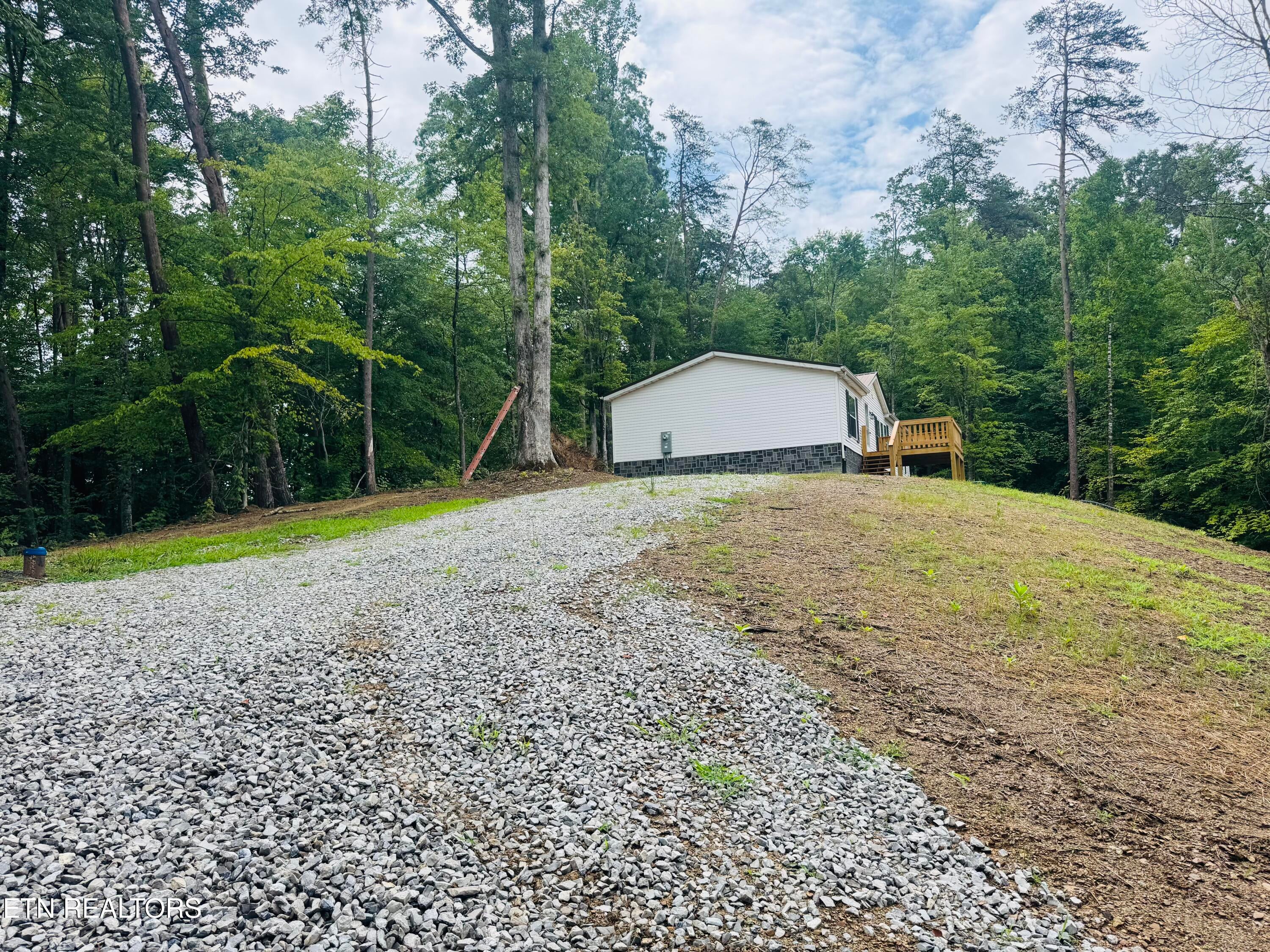 2808 Hwy 61 W