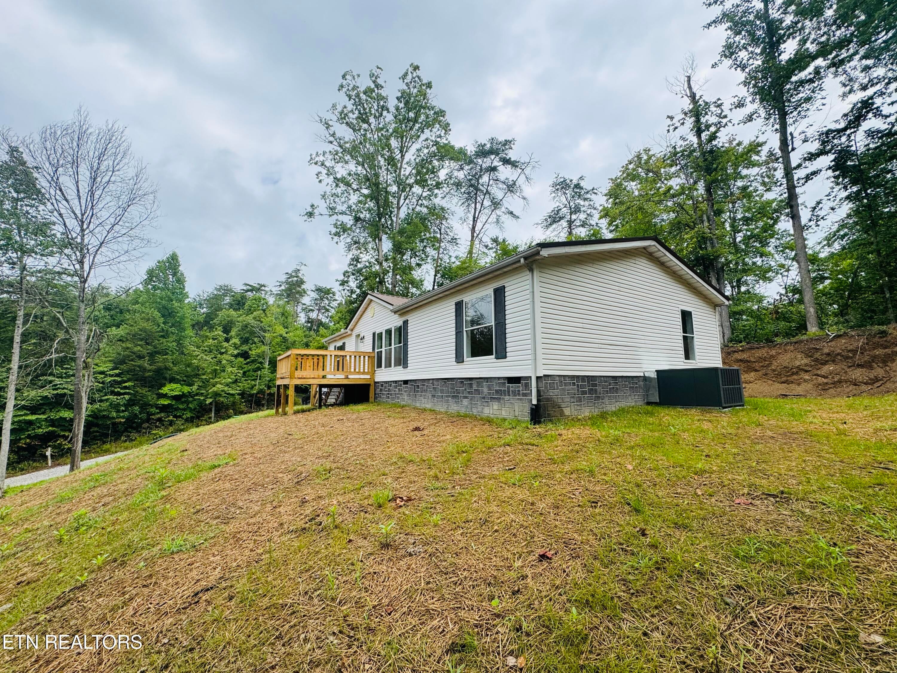 2808 Hwy 61 W