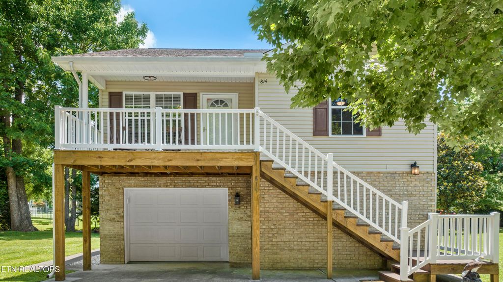 Photo of 814 Plantation Drive, Pigeon Forge, TN 37863 (MLS # 1306071)