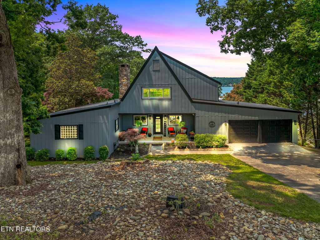 Photo of 1010 Chula Vista Drive, Friendsville, TN 37737 (MLS # 1303891)