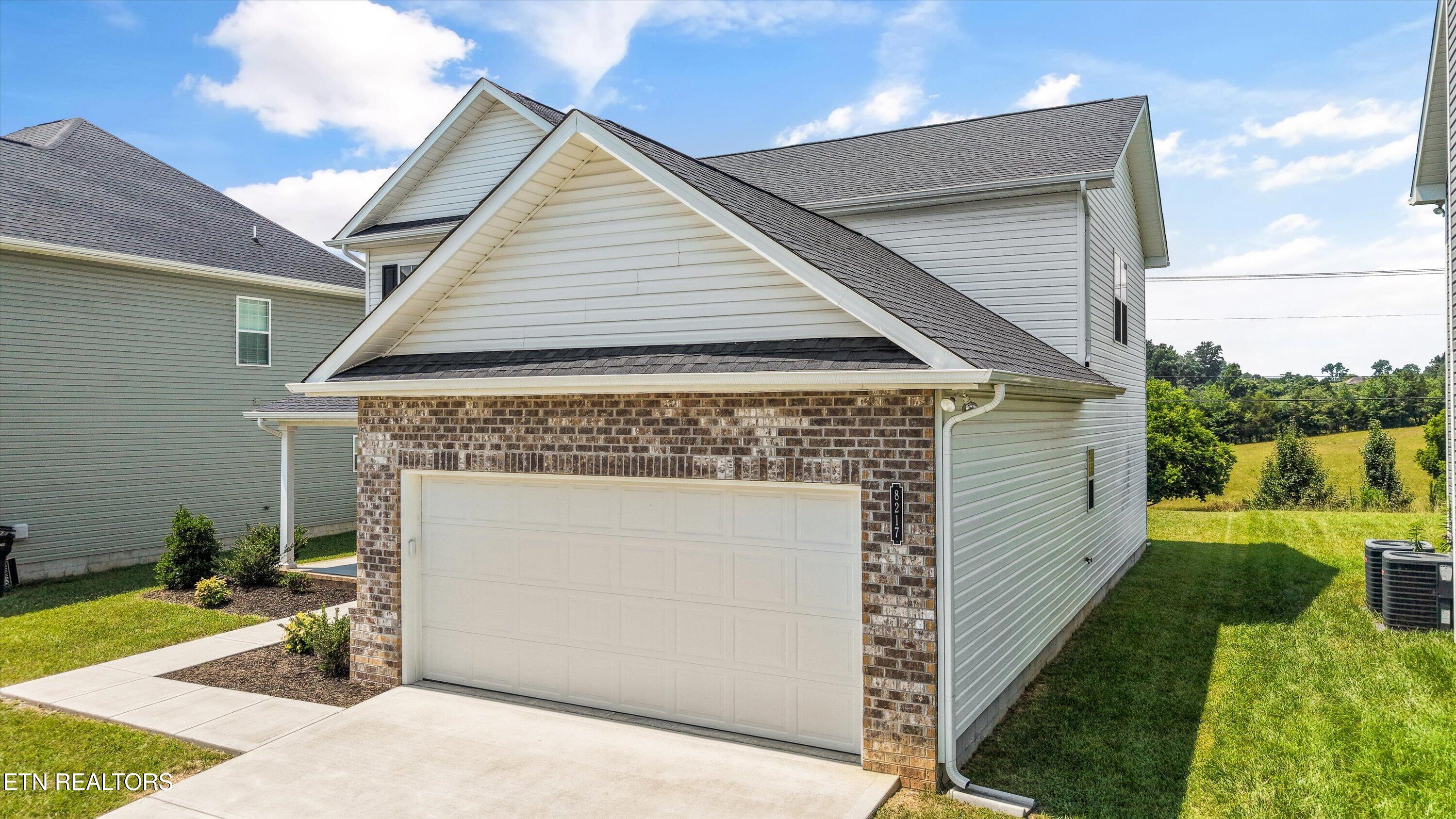 8217 Zenith Lane