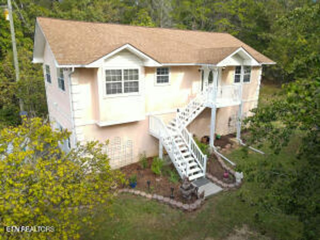 Photo of 820 Matthews Way, Sevierville, TN 37876 (MLS # 1317255)