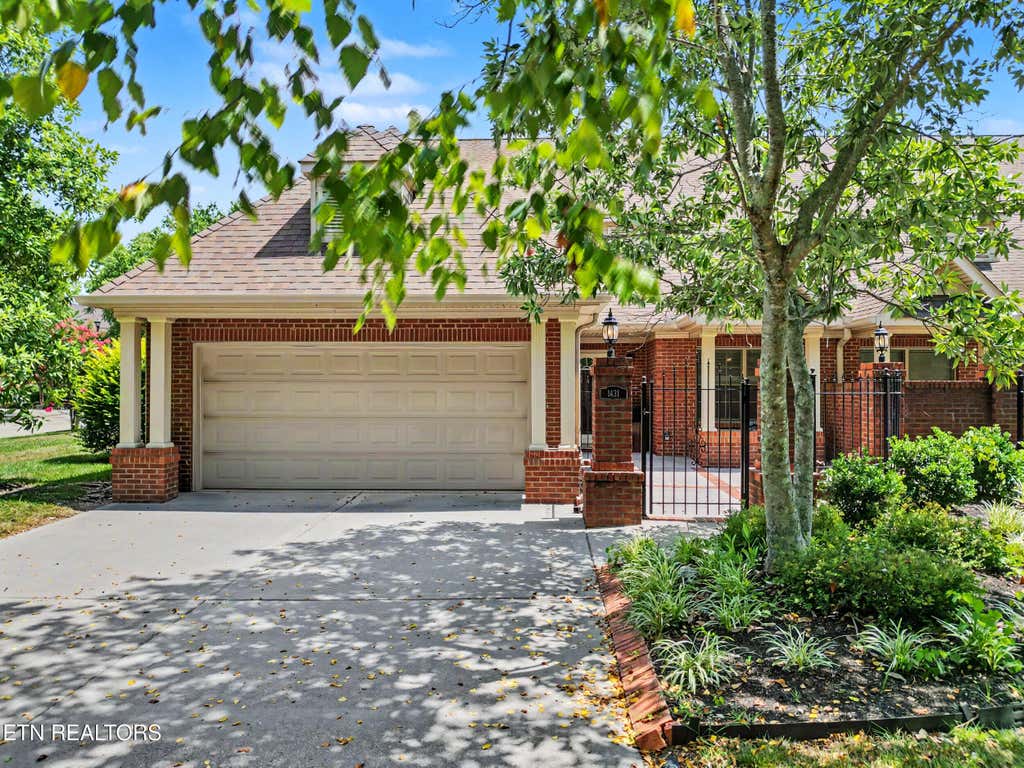 Photo of 1431 Cottage Glen Lane, Maryville, TN 37801 (MLS # 1347576)