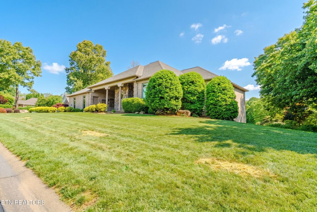 Photo of 402 Catoosa Lane, Loudon, TN 37774 (MLS # 1340184)