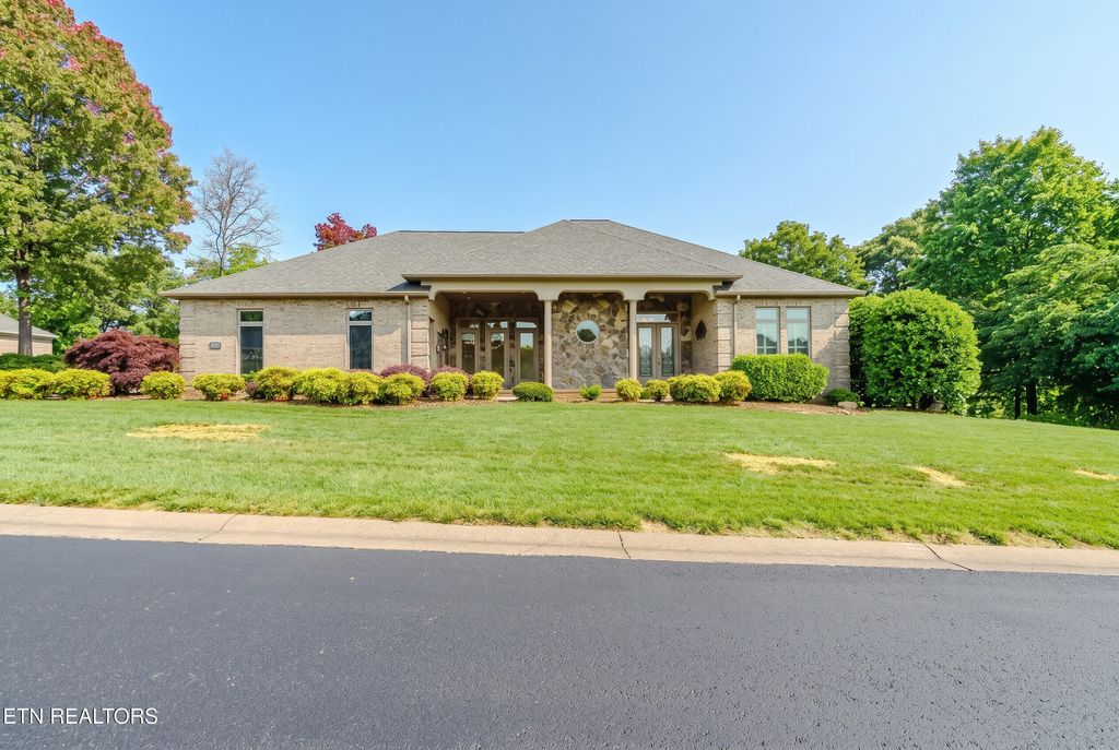 Photo of 402 Catoosa Lane, Loudon, TN 37774 (MLS # 1340184)