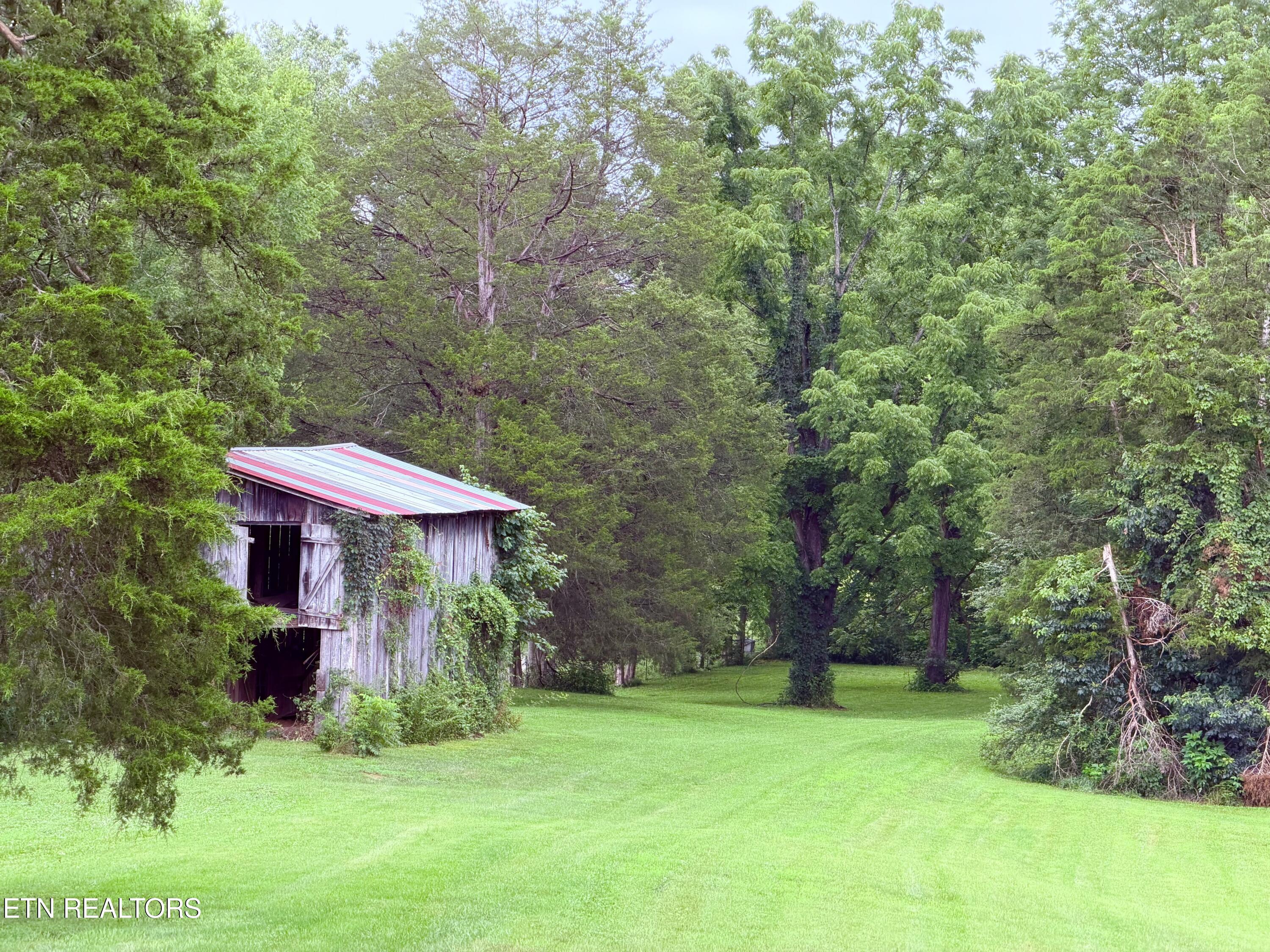 371 Pinecrest Rd