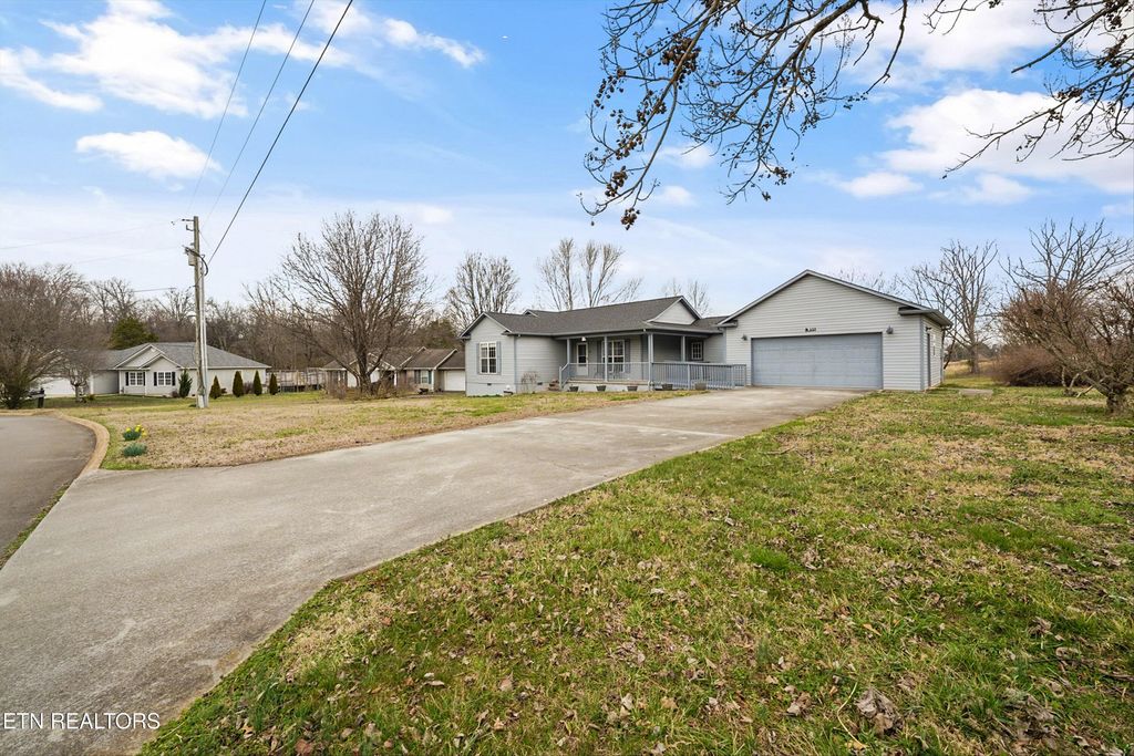 Photo of 152 Hartland Drive, Madisonville, TN 37354 (MLS # 1330728)